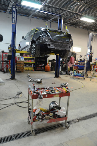 Auto Body Shop «Addison Auto Body and Glass, Inc.», reviews and photos, 21 Factory Rd, Addison, IL 60101, USA