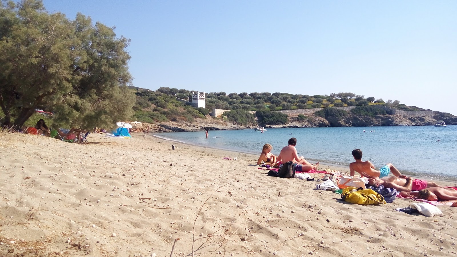 Zdjęcie Livadi beach z przestronna zatoka