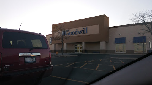 Thrift Store «Goodwill Store & Donation Center», reviews and photos, 1020 N Rohlwing Rd, Addison, IL 60101, USA