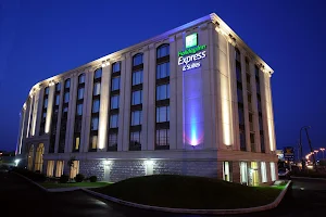 Holiday Inn & Suites Montreal Airport, an IHG Hotel image