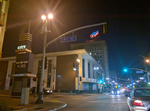 Sporting Goods Store «Big 5 Sporting Goods - Long Beach (4Th Street)», reviews and photos, 205 E 4th St B-115, Long Beach, CA 90802, USA