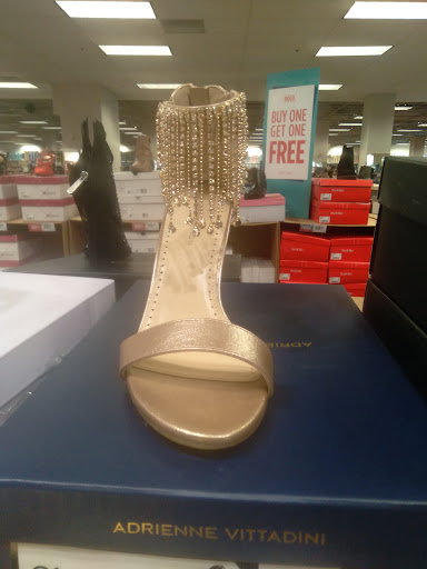 Shoe Store «Off Broadway Shoe Warehouse», reviews and photos, 8600 Ward Pkwy, Kansas City, MO 64114, USA