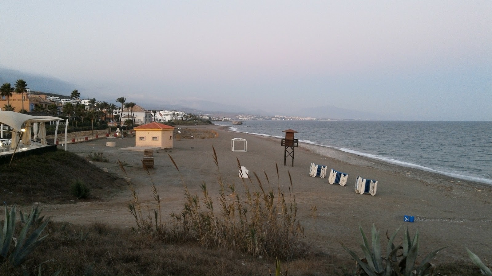 Fotografie cu Playa de las Piedras de la Paloma - locul popular printre cunoscătorii de relaxare