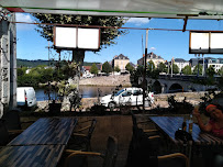 Atmosphère du Restaurant turc Restaurant Kebap Au Coin du Pont Neuf à Terrasson-Lavilledieu - n°1