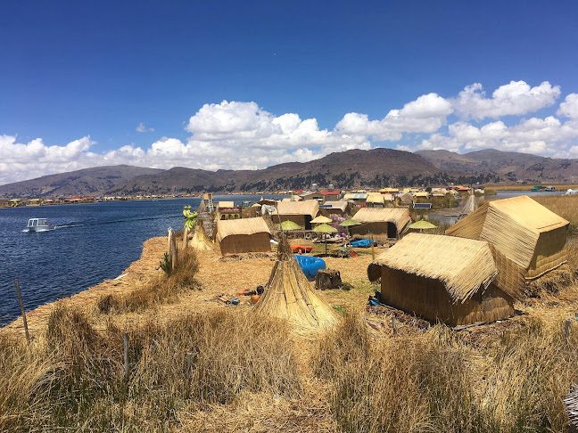 Av. Uros Chulluni, Puno, Perú