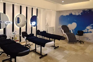 GLAM Beauty Studio by GLAM Beirut sarl image