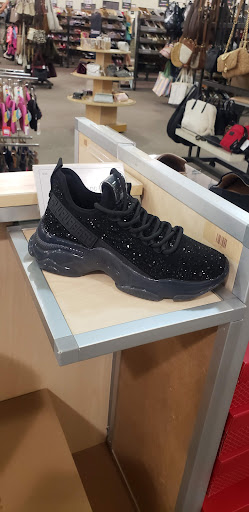 Shoe Store «DSW Designer Shoe Warehouse», reviews and photos, 13711 S Tamiami Trail, Fort Myers, FL 33912, USA