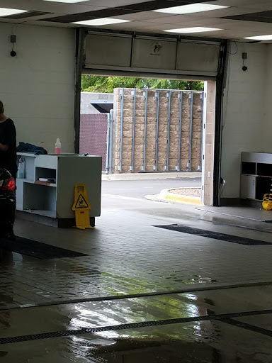 Car Wash «Paradise Full Service Car Wash & Detail Center», reviews and photos, 14324 Huntington Ave, Savage, MN 55378, USA