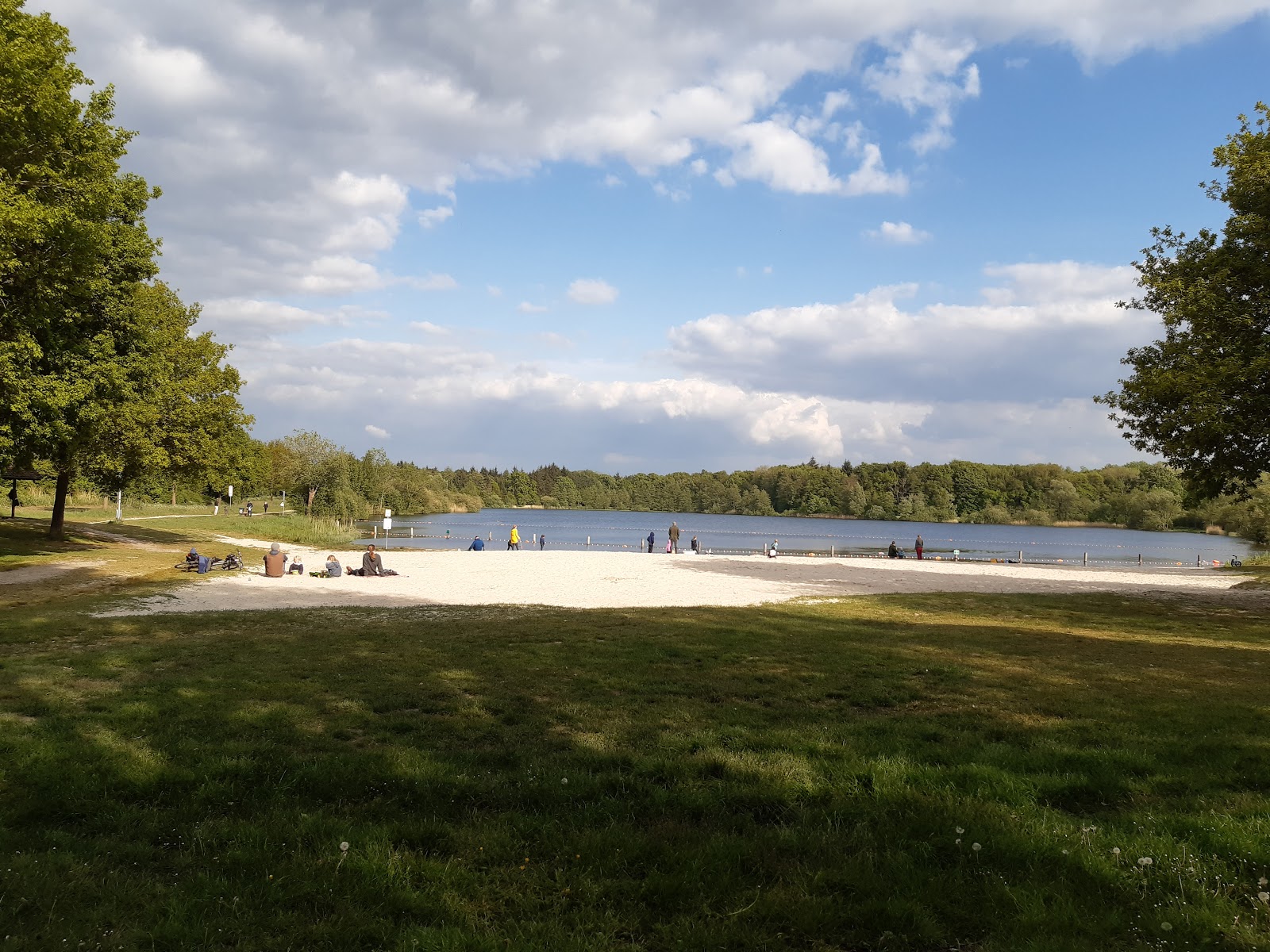 Valokuva Strand am Woldseeista. ja asutus