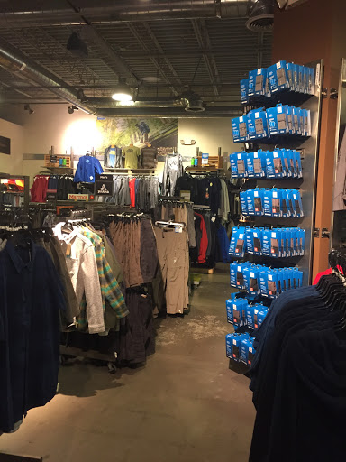 Outdoor Sports Store «Eastern Mountain Sports», reviews and photos, 3349 Monroe Ave, Rochester, NY 14618, USA