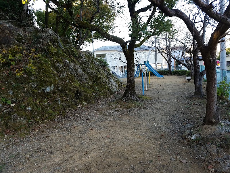 朝倉鏡岩3号児童公園