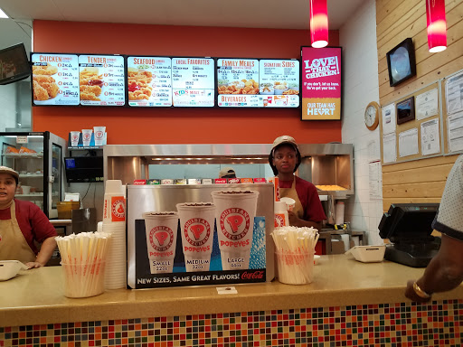 Shopping Mall «New Horizons Shopping Mall», reviews and photos, 961 E 174th St, Bronx, NY 10460, USA