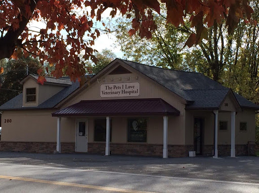 The Pets I Love Veterinary Hospital, 200 Spring St, Monroe, NY 10950, USA, 