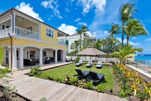 Still Fathoms - Barbados Beachfront Villa image