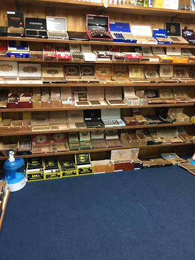 Tobacco Shop «Cigar House & Discount», reviews and photos, 1720 N Moorpark Rd, Thousand Oaks, CA 91360, USA