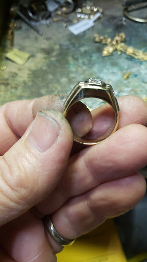 Jeweler «Marlowe Credit Jewelers», reviews and photos, 16055 Cross Bay Blvd, Jamaica, NY 11414, USA