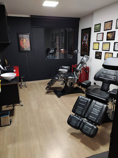 Logo da empresa - Cavallaro Tattoo & Piercing