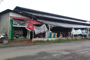 Pasar Kayuapak image