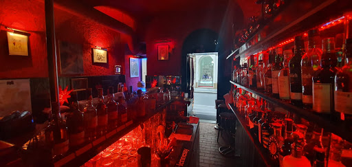 Veleno Bar - Champagne , Cigars , Cocktails , Whiskey and Privat Club