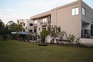 La Maison Hotel Islamabad image