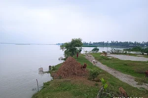 ছিন্না বাজার যমুনা নদীর ঘাট image