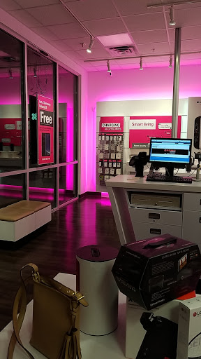 Cell Phone Store «T-Mobile», reviews and photos, 4203 Harrison Blvd, Ogden, UT 84403, USA