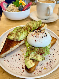 Café du Restaurant servant le petit-déjeuner Bungalow café à Cannes - n°1