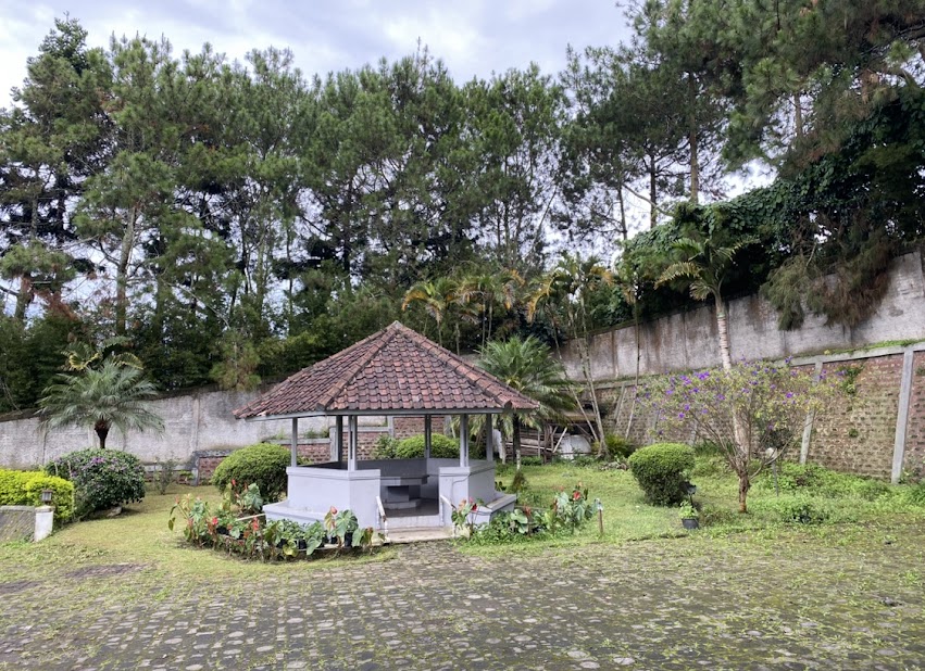 Villa Raju Lembang Asri