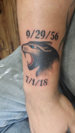 Tattoo Shop «717 Tattoo, Body Piercing, & Tattoo Removal Studio 3», reviews and photos, 6500 Carlisle Pike, Mechanicsburg, PA 17050, USA