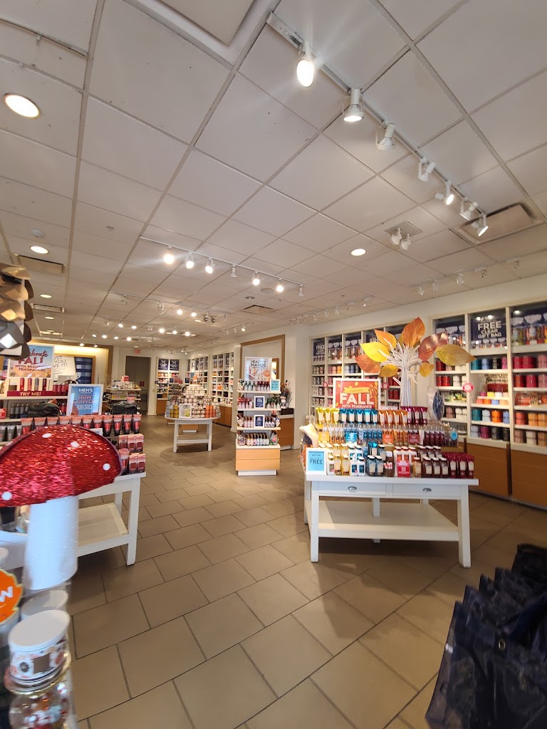 Bath & Body Works Estero, FL 33913 Services, Reviews, Hours and Contact