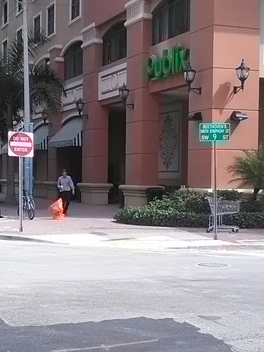 Supermarket «Publix Super Market at Mary Brickell Village», reviews and photos, 911 SW 1st Ave, Miami, FL 33130, USA