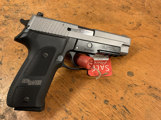 Gun Shop «Bergen Sporting Goods», reviews and photos, 649 Bergen Blvd, Ridgefield, NJ 07657, USA