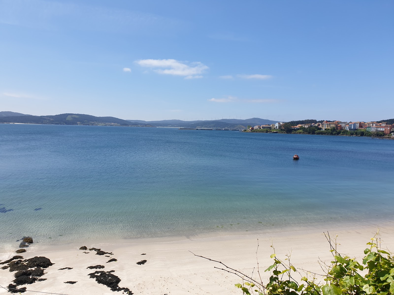 Fotografie cu Playa de Lingunde cu nivelul de curățenie înalt