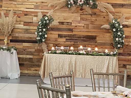 Shopping Mall «Plantation Point Shopping Center», reviews and photos, 6461 Plantation Center Dr, Raleigh, NC 27616, USA