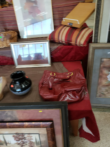 Thrift Store «Miracle Hill Thrift Store», reviews and photos, 206 New Neely Ferry Rd, Mauldin, SC 29662, USA