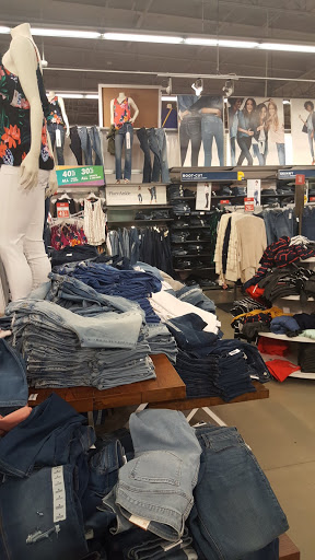 Clothing Store «Old Navy», reviews and photos, 90 Pleasant Valley St, Methuen, MA 01844, USA