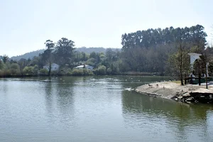 A Lagoa de Mera image