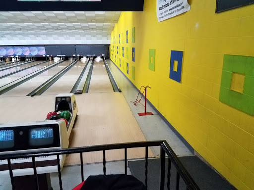 Bowling Alley «Sherman Bowling Center», reviews and photos, 1531 W Sherman Blvd, Muskegon, MI 49441, USA
