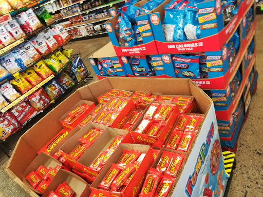 Grocery Store «Grocery Outlet Bargain Market», reviews and photos, 1130 Chester Pike, Sharon Hill, PA 19079, USA