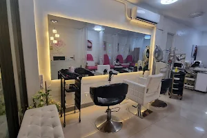 Astraea Beauty Salon image