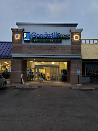 Thrift Store «Goodwill Store & Donation Center», reviews and photos, 675 W North Ave, Elmhurst, IL 60126, USA