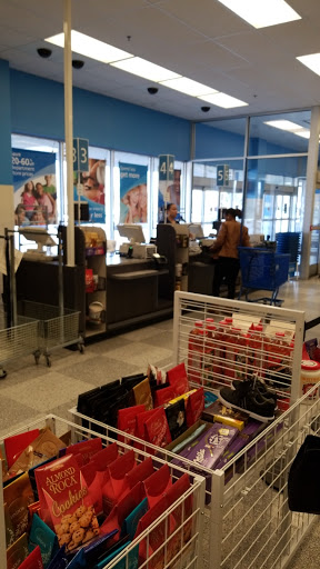 Clothing Store «Ross Dress for Less», reviews and photos, 523 S MacDade Blvd, Holmes, PA 19043, USA