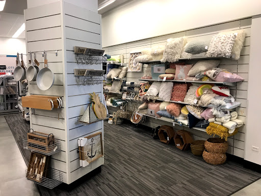 Department Store «Nordstrom Rack Skyview Center», reviews and photos, 4024 College Point Blvd, Flushing, NY 11354, USA