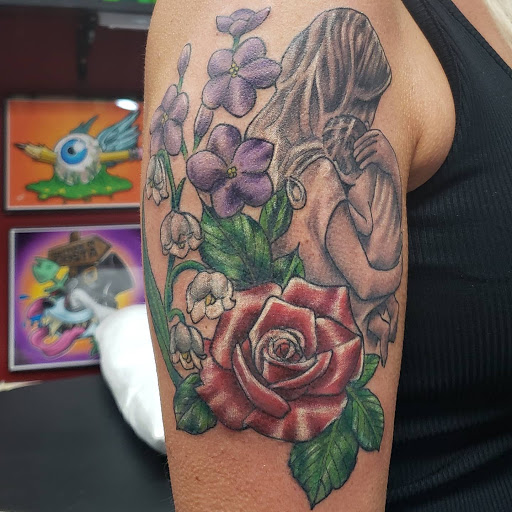 Tattoo Shop «Black Sparrow Tattoo Studio», reviews and photos, Black Sparrow Tattoo Studio, 1614 Farragut Ave, Bristol, PA 19007, USA