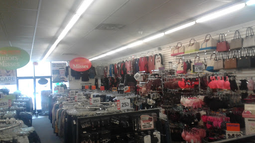 Clothing Store «Factory Connection», reviews and photos, 507 Ellington Dr, Lafayette, TN 37083, USA