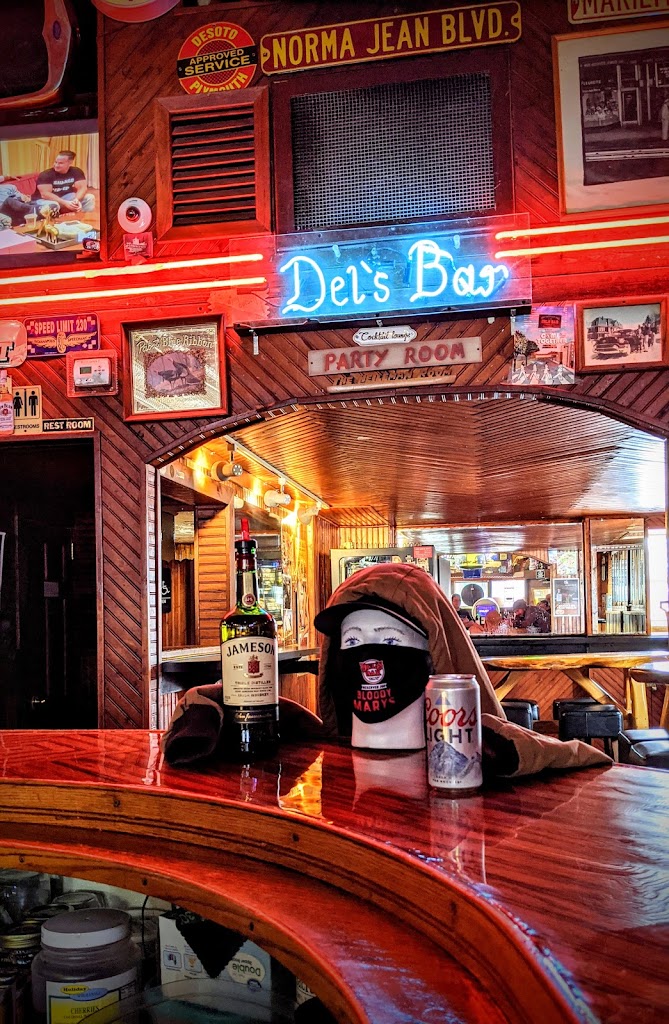 Del's Bar 54601