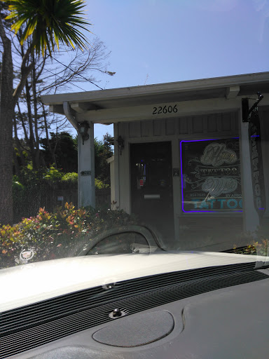 Tattoo Shop «Heavy Water Tattoo», reviews and photos, 22606 E Cliff Dr, Santa Cruz, CA 95062, USA