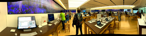 Computer Store «Microsoft Store», reviews and photos, 160 N Gulph Rd, King of Prussia, PA 19406, USA