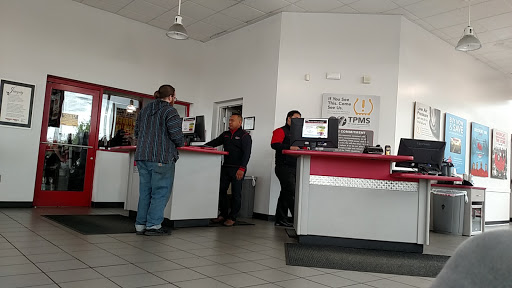 Tire Shop «Discount Tire Store - Renton, WA», reviews and photos, 361 S Grady Way, Renton, WA 98057, USA