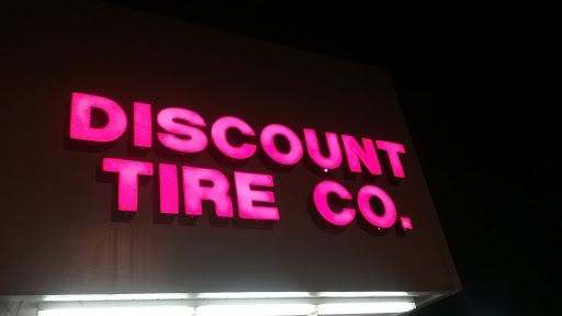 Tire Shop «Discount Tire Store - San Diego, CA», reviews and photos, 5860 Miramar Rd, San Diego, CA 92121, USA